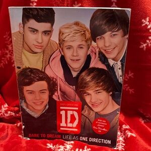 One Direction 'Dare to Dream' Book